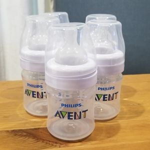 5 4 oz Avent bottles